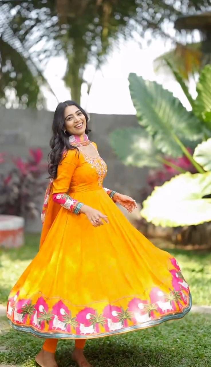 EMBROIDERY WROK WITH KALMKARI PRINTED GOWN