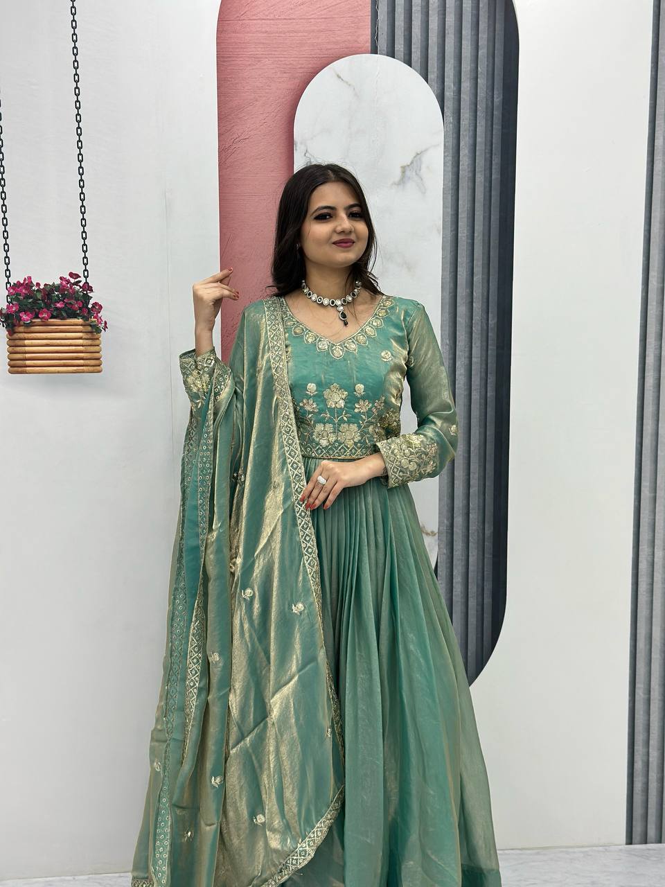 ANARKALI SUIT WITH TRENDING COLOR