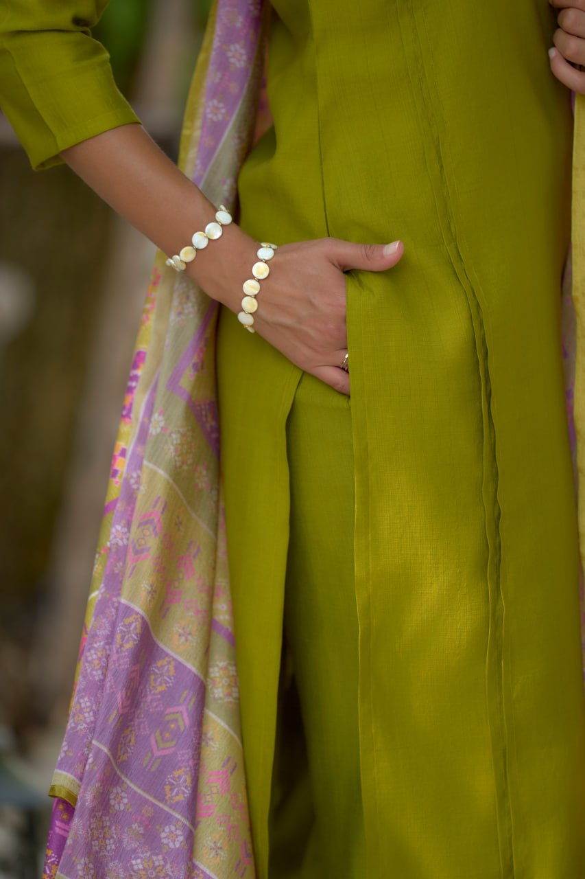 ELEGANT CHINNON  STRAIGHT KURTI PANT DUPATTA SET