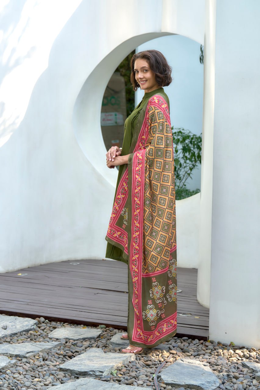 ELEGANT STRAIGHT KURTI PANT WITH DUPATTA