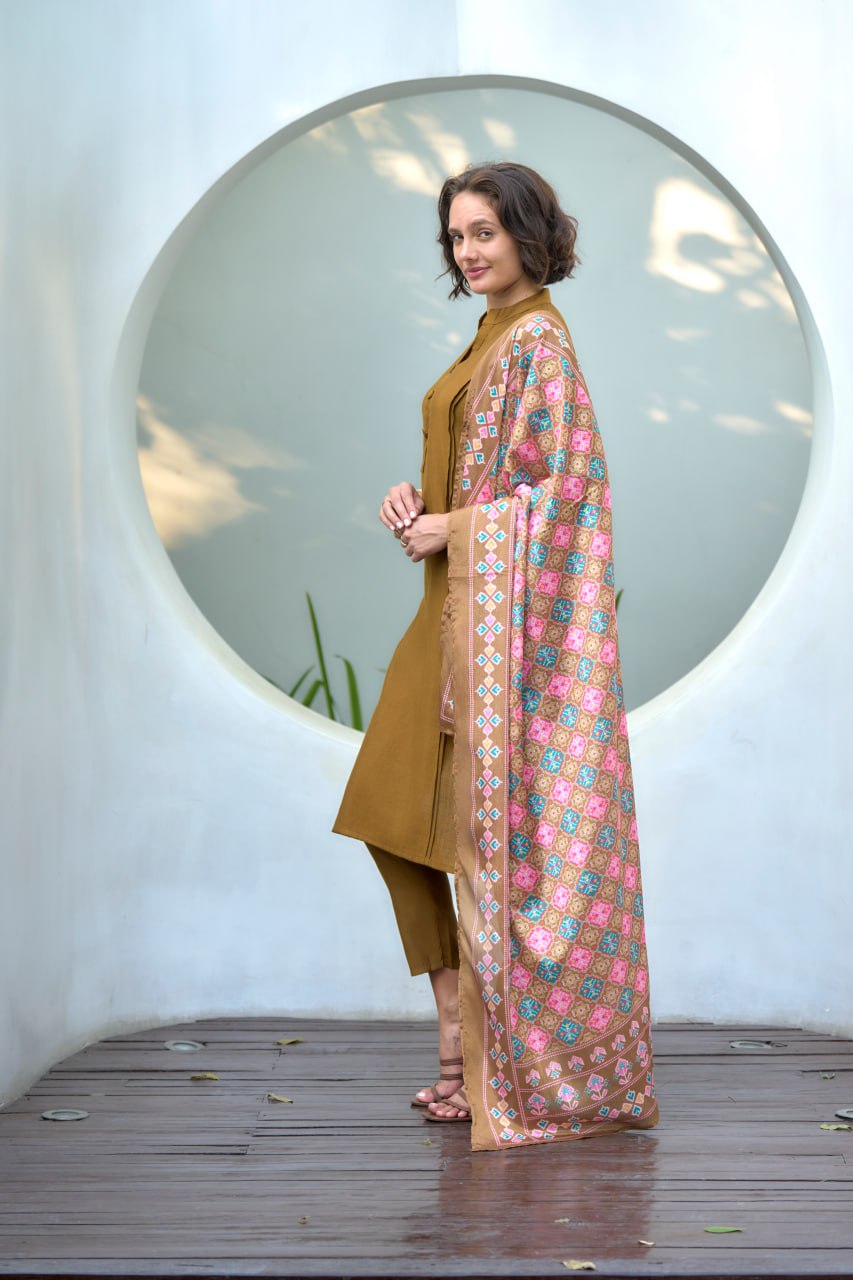 ELEGANT STRAIGHT KURTI PANT WITH DUPATTA
