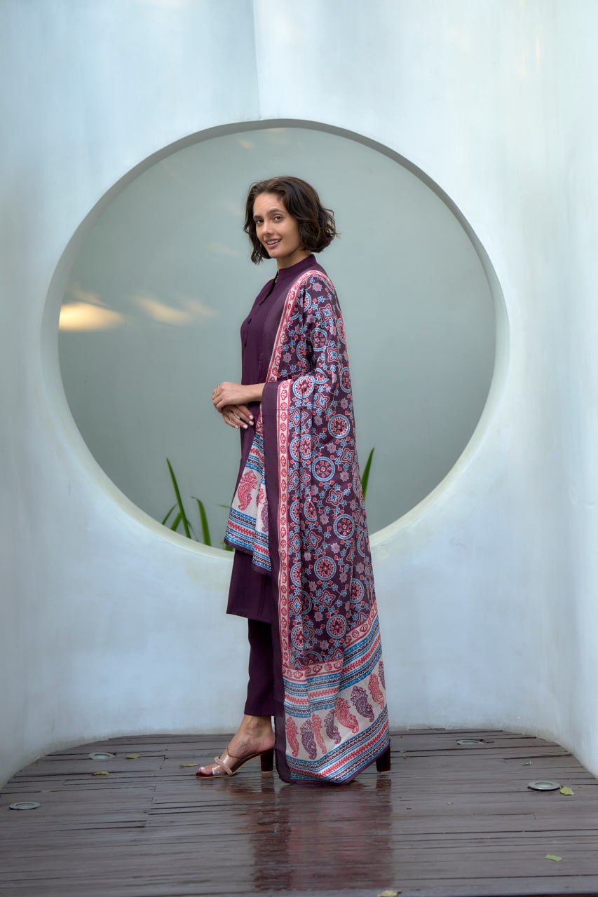 ELEGANT STRAIGHT KURTI PANT WITH DUPATTA