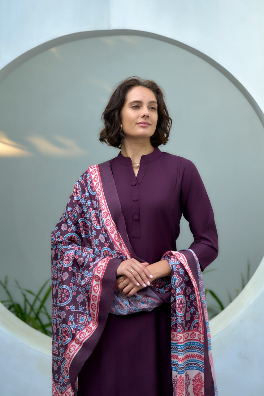 ELEGANT STRAIGHT KURTI PANT WITH DUPATTA