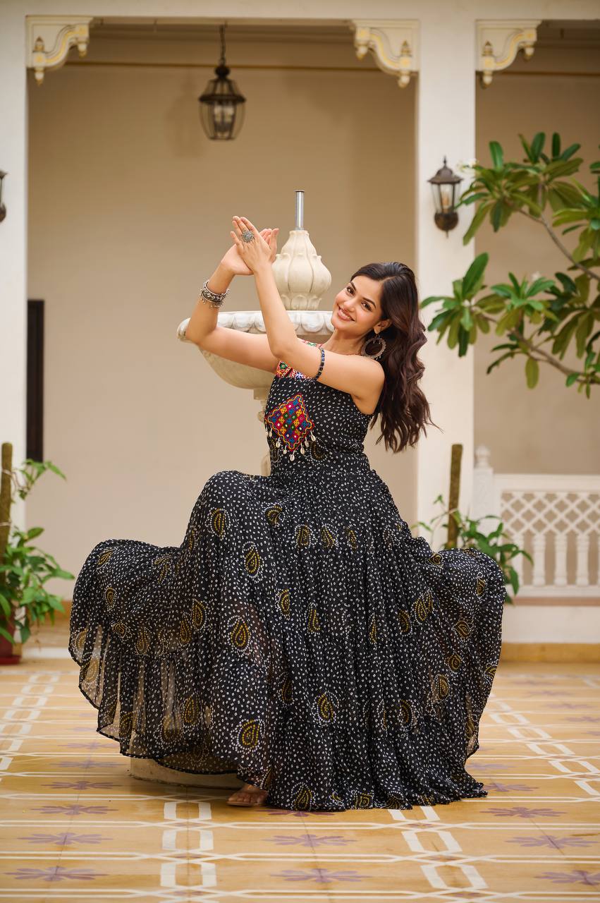 LAUNCHING NAVRATRI SPECIAL GAMTHI WORK GOWN