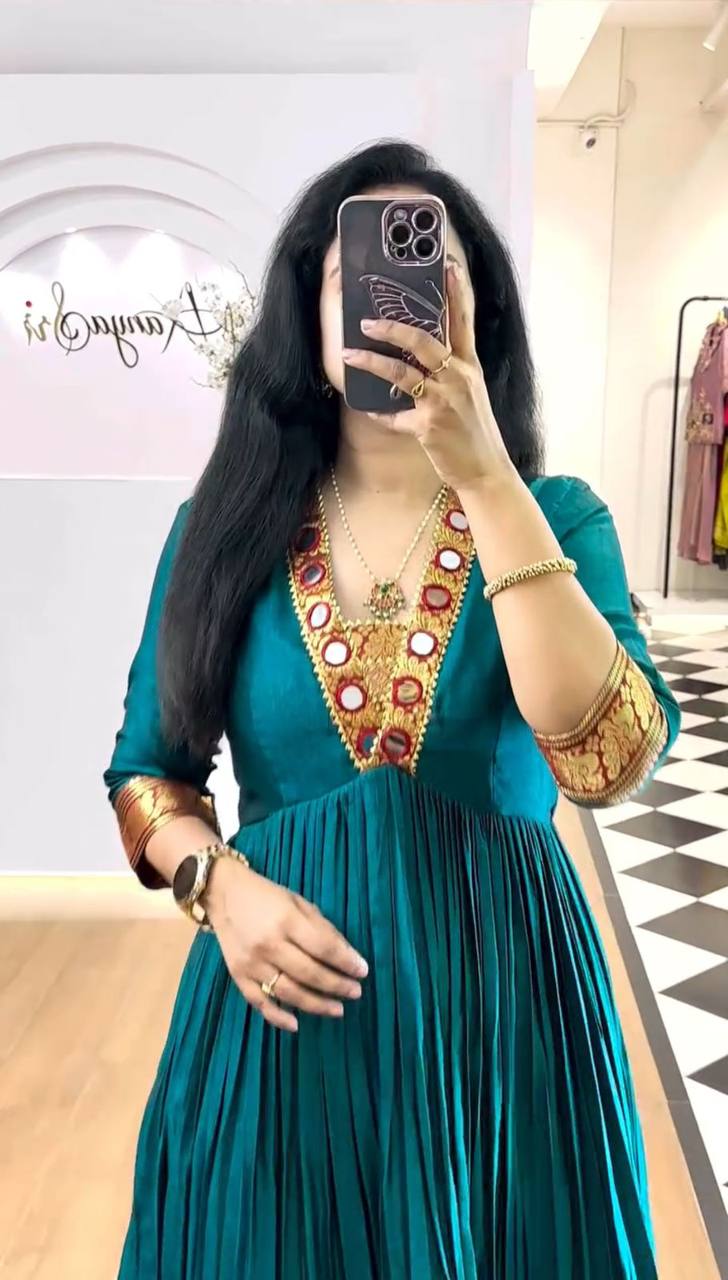 TRENDING FESTIVAL SPECIAL GOWN