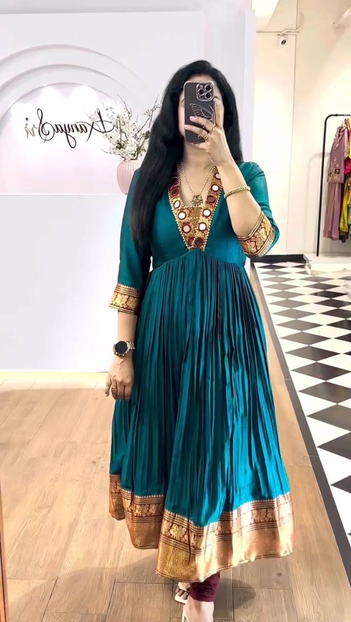 TRENDING FESTIVAL SPECIAL GOWN